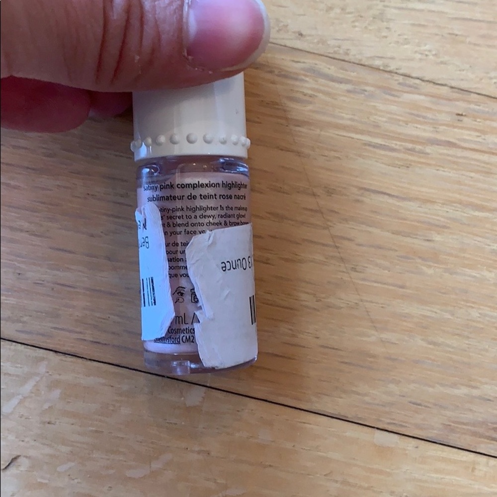 COPY - Benefit cosmetics high beam pink highlighter - Picture 2 of 4